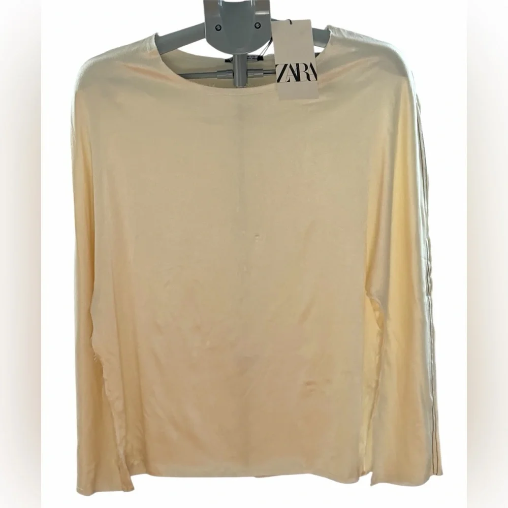 Zara Soft Cream Blouse - Picture 2 of 9
